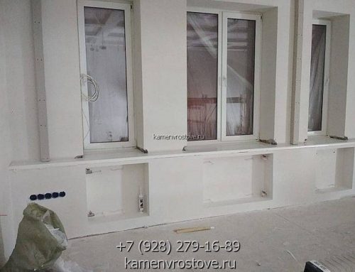 Подоконники из акрилового камня белого цвета с нишами под окна