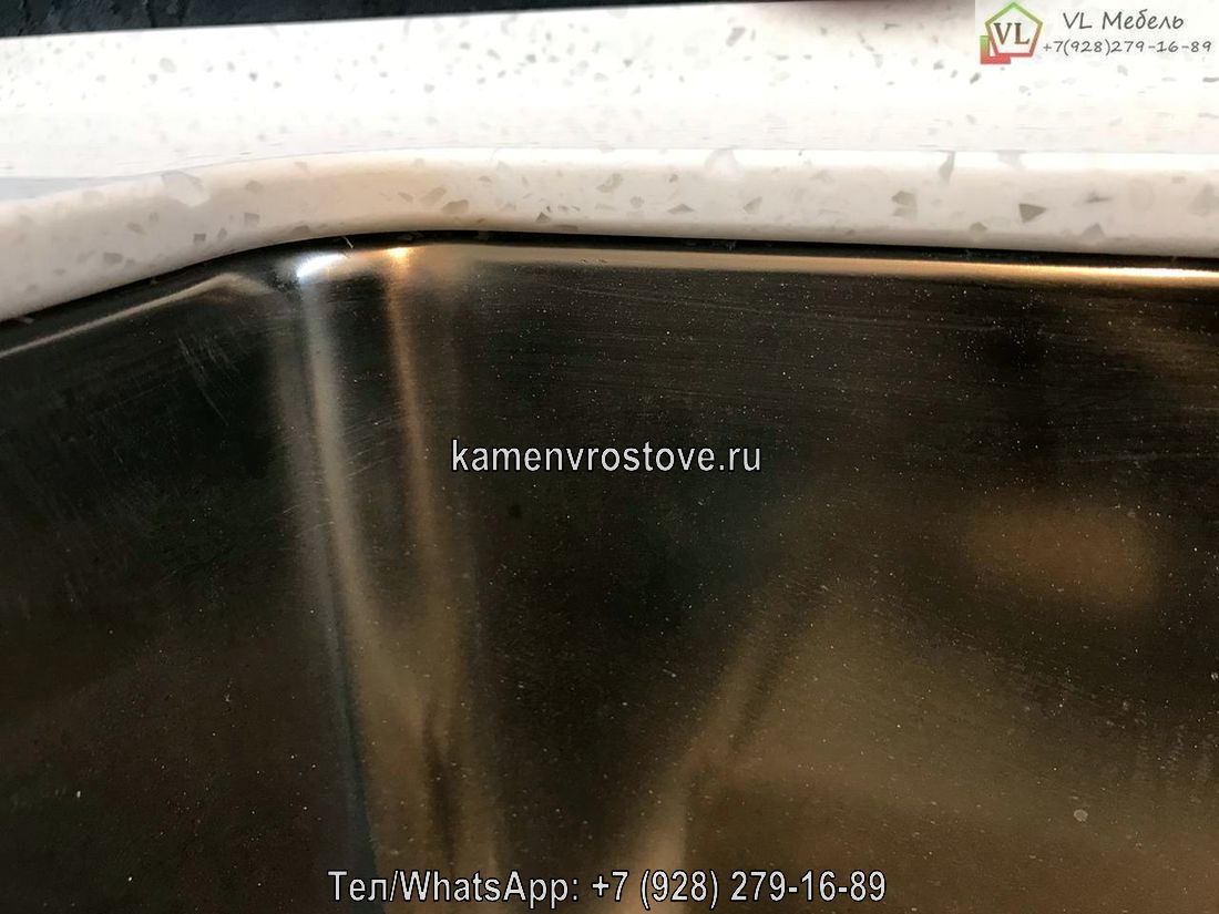 Белая угловая столешница из акрилового камня для кухни на заказ