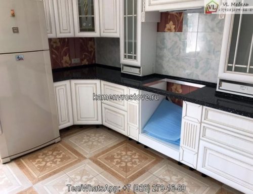Черная угловая столешница из искусственного камня для кухни на заказ