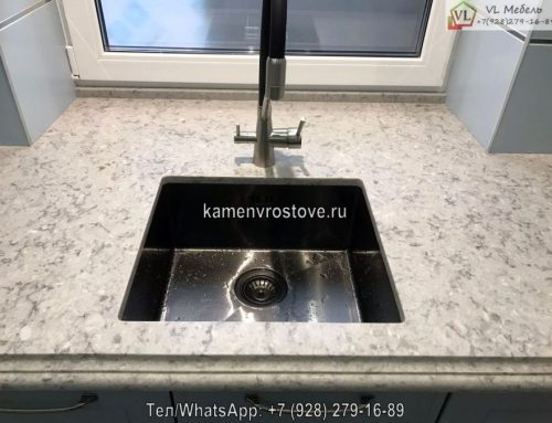 Светло-серая прямая столешница из искусственного акрилового камня для кухни на заказ